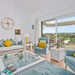 luxurious-3-bed-apartment-in-central-algarve.hotelaalgarve.com/